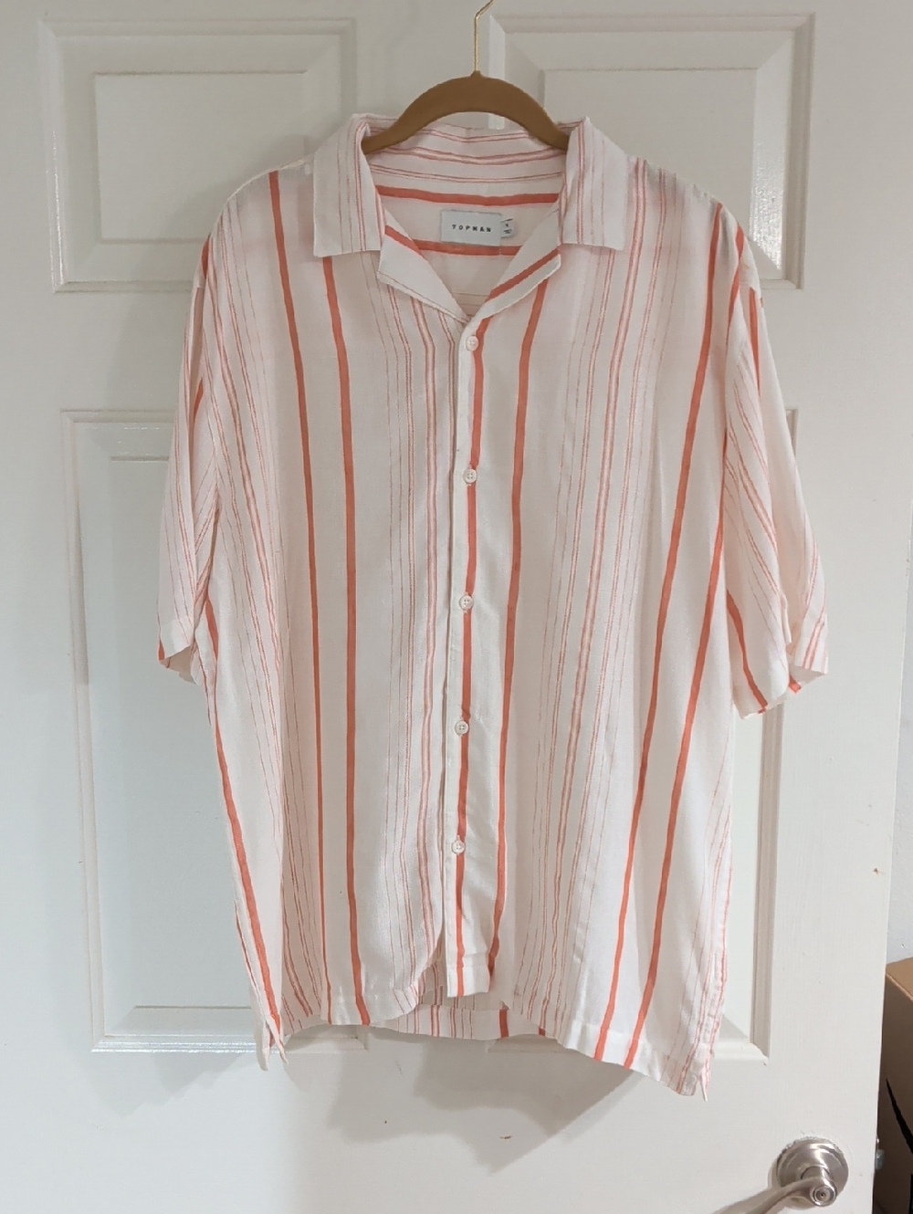 Topman White and Coral-Striped Short Sleeve Button-Down Shirt Men's Small